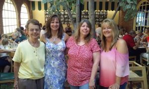 marions-pizza-7-july-2016-family-gathering-judy-karen-wendy-ann-marie2